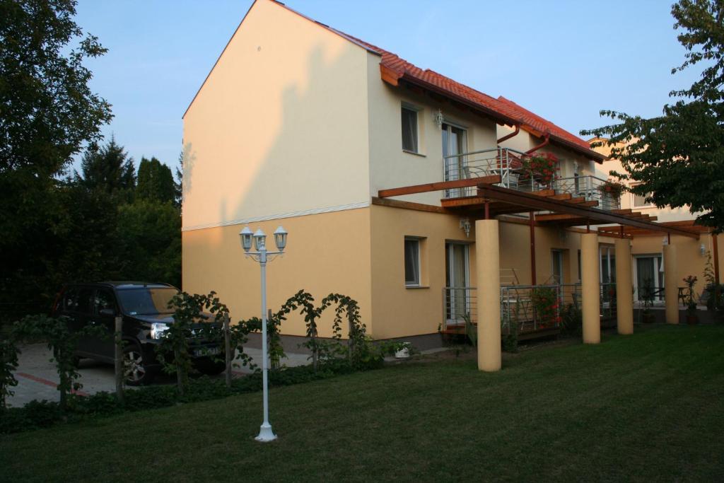 זלקרוס Luca Apartments מראה חיצוני תמונה